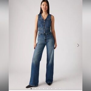 Brand New Levi’s Ribcage Jeans